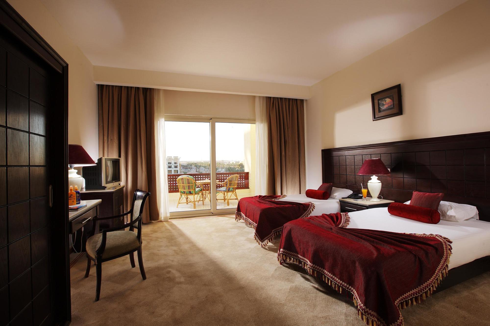 Golden 5 Sapphire Suites Hotel Hurghada Exterior photo